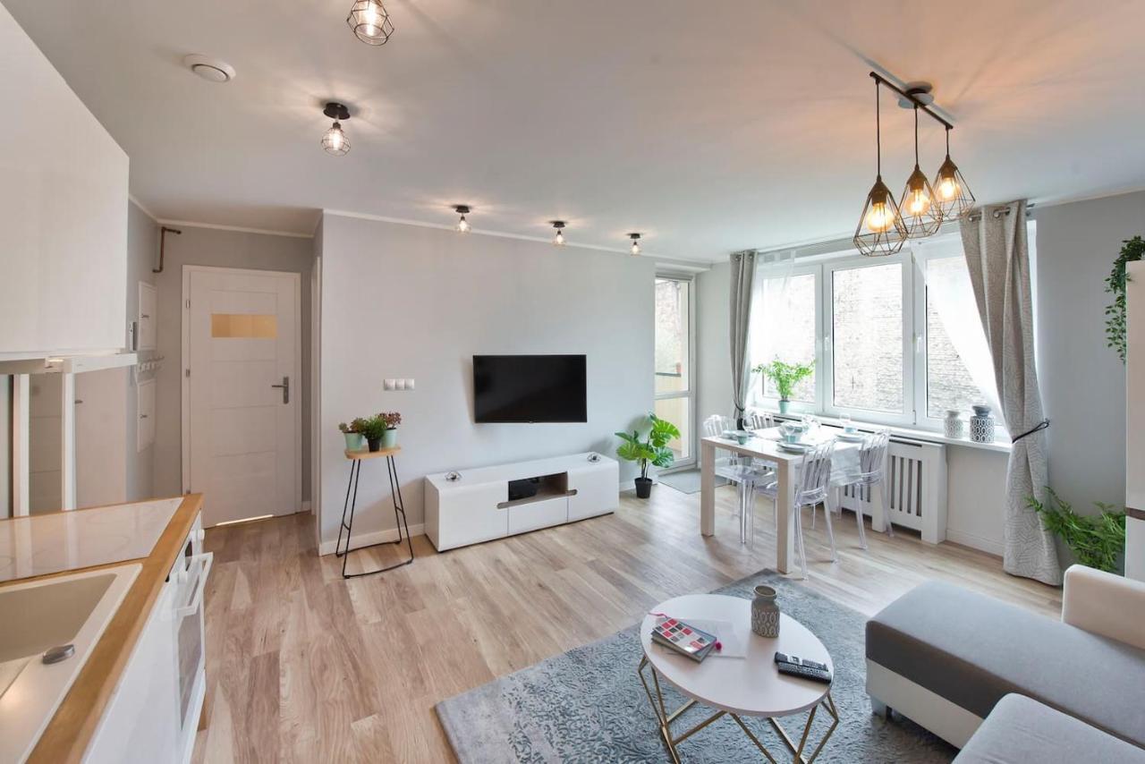 Stay Hip In Vibrant Centrally Located Apartment In Old Town 그단스크 외부 사진